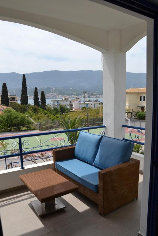 Valente Perlia Rooms Poros Town Dış mekan fotoğraf